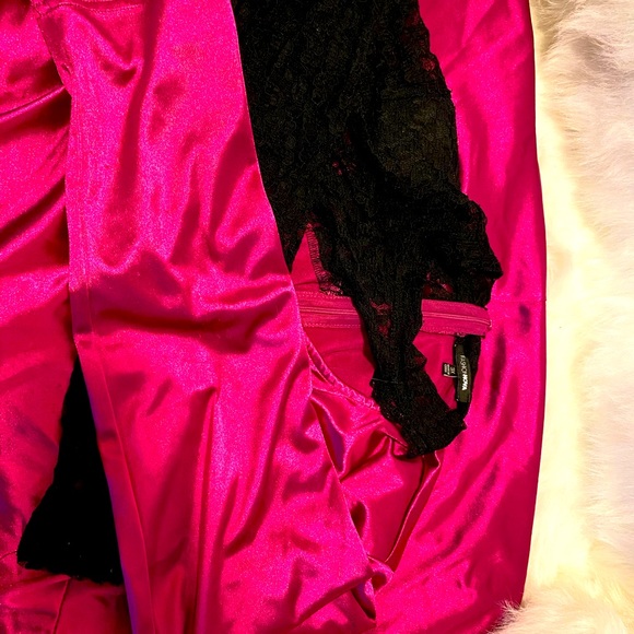 Bright pink dresss - Picture 2 of 3